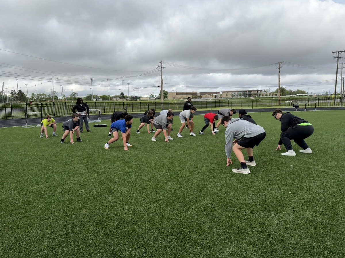 JaxsonMefford58's tweet image. Great day working with the youth kids getting ready for this upcoming season! 
#Grind #LetsGo