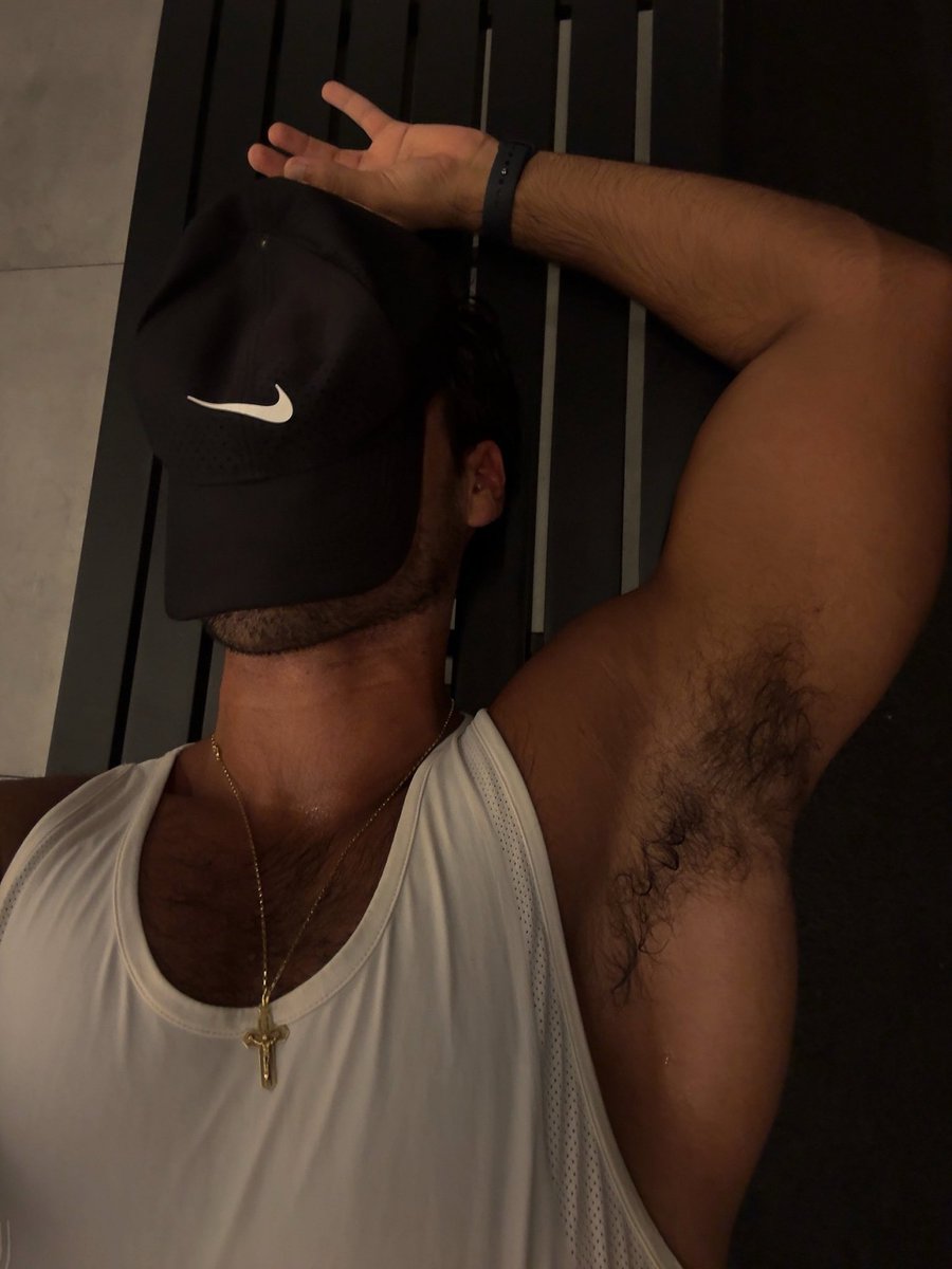 homens com axilas 🥵