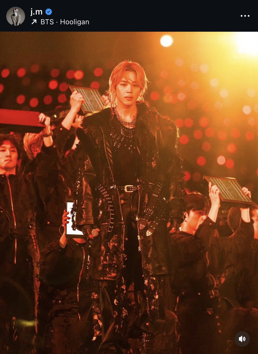 QUE FOTO ICÔNICA MEU DEUS PARK JIMIN DIGNA DE CAPA DE REVISTAAAAA