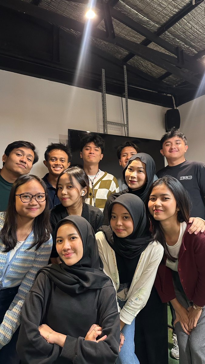 cizzburger's tweet photo. HUHUHU LOVE U GUYSSSSS 🥺🥺♥️♥️ https://t.co/WhwFAq9HPt
