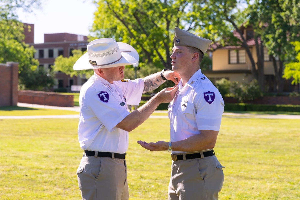 TarletonState's tweet image. Today, Brandon Kelly officially assumed command of the Texan Corps of Cadets, continuing a legacy of honor, duty and service.

Read more: bit.ly/4tQ5saF

#TarletonState #BleedPurple