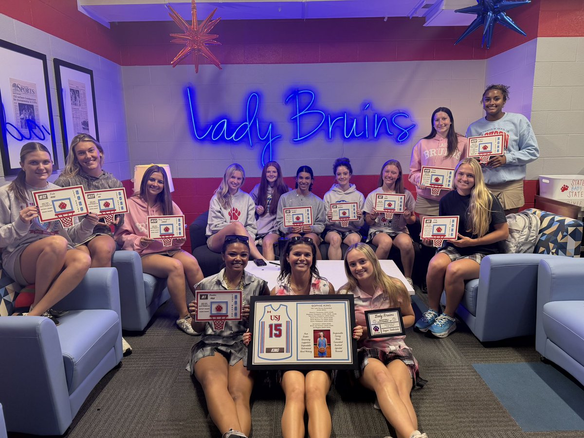 USJGirlsBBall's tweet photo. Season RECAP❣️so easy to celebrate these young ladies. They exemplify high character &amp; standards on a daily basis &amp; prove to be winners on &amp; off the court! TSSAA State Runner Up, Region Champs, District Champs.  Continue to give more than you get and see how far you can go!! https://t.co/cyOj8KRWKC