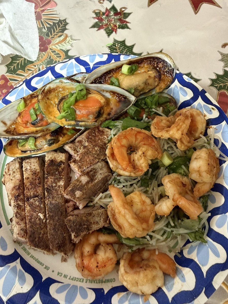 domdiggyd's tweet photo. Seafood platter 🤪 https://t.co/PJN2K2o6WM