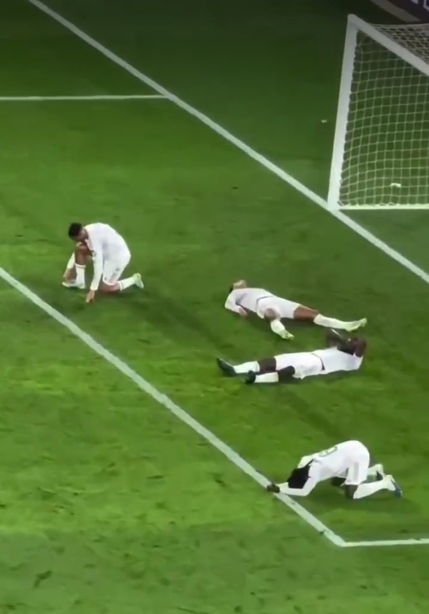 𝐄𝐋 𝐁𝐀𝐋𝐎𝐍 𝐃𝐄 𝐈𝐂𝐀𝐑𝐎 tweet media