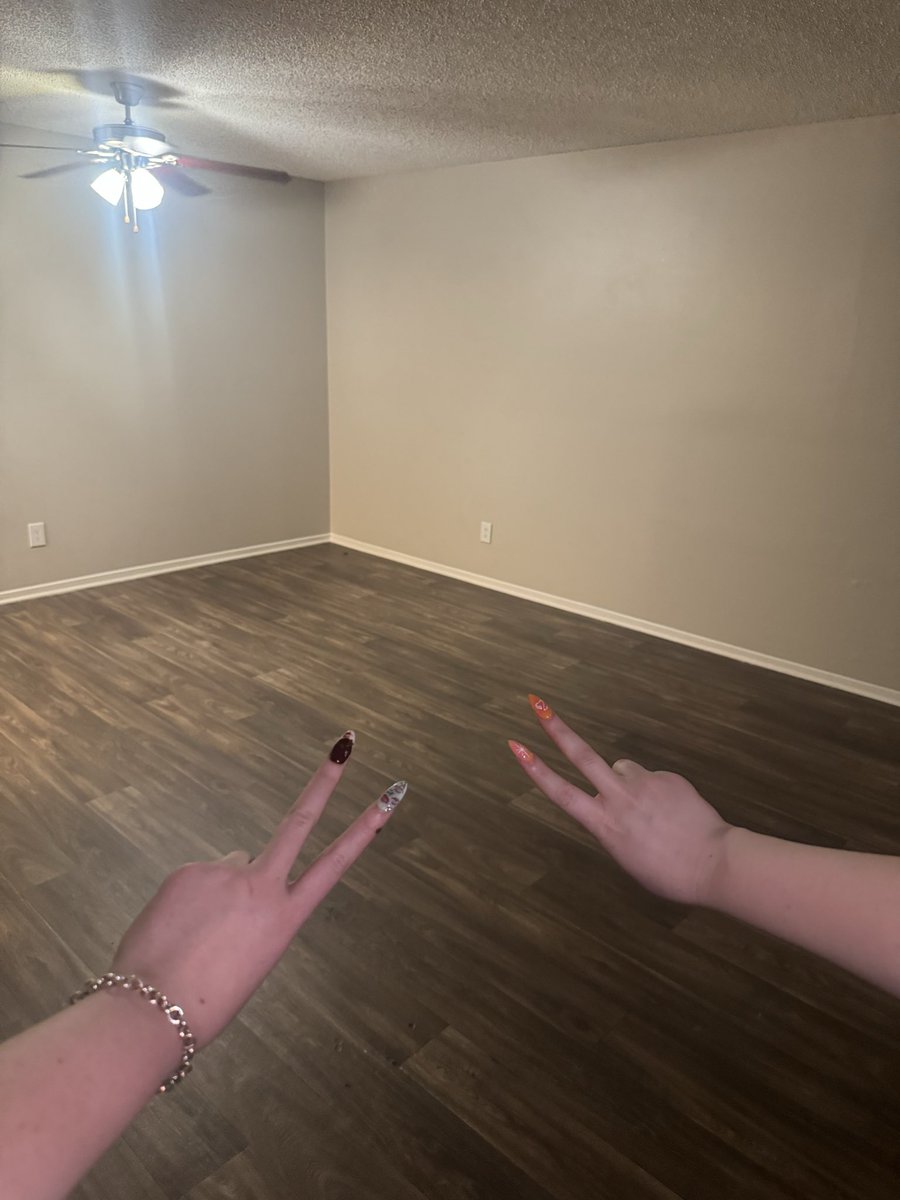 liz on fire . ۫ ꣑ৎ . tweet media