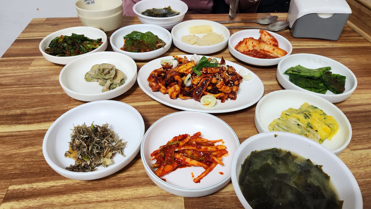 주변인,덤 tweet media