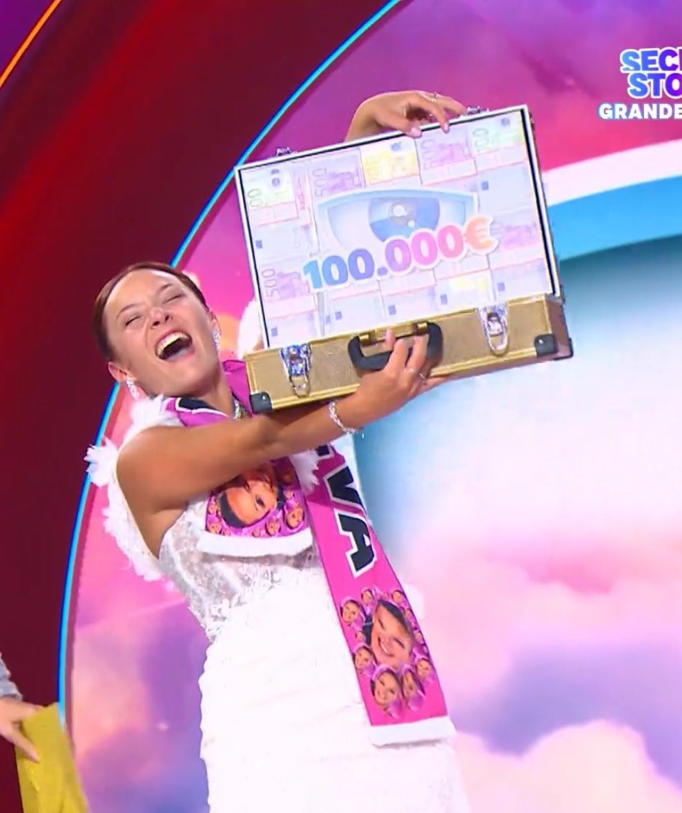 “Las mujeres ya no lloran, las mujeres facturan” 

É tudo teu Evita 🥹👑

#sstvi