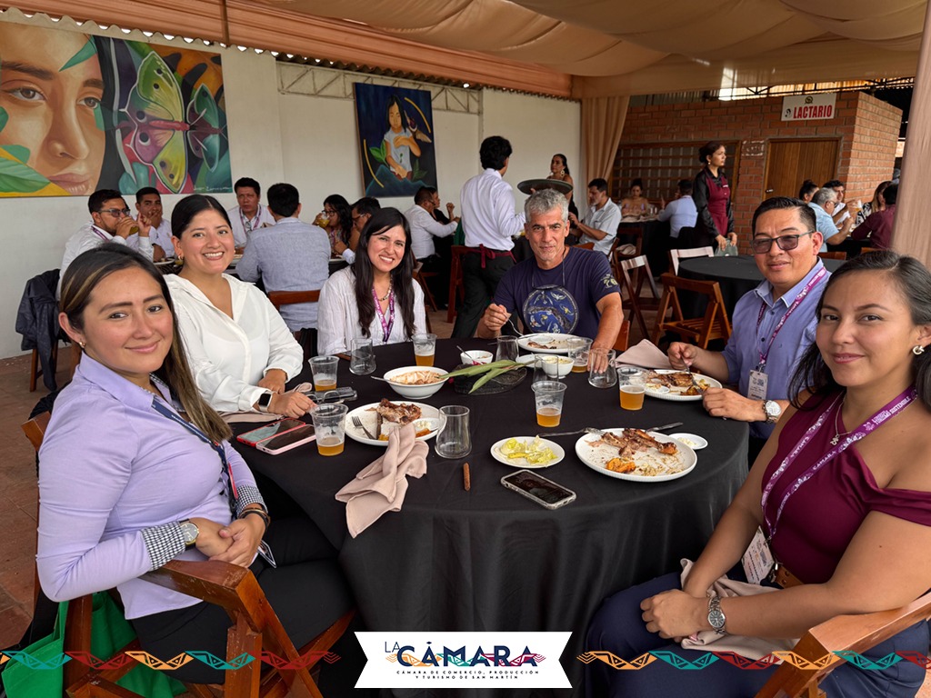 CamaraTarapoto's tweet image. ✨ En el II Congreso de Turismo Sostenible, compartimos un valioso espacio de encuentro, diálogo y articulación para seguir construyendo un turismo con visión de futuro. 🤝
#TurismoSostenible #LaCámara #Networking #SanMartín