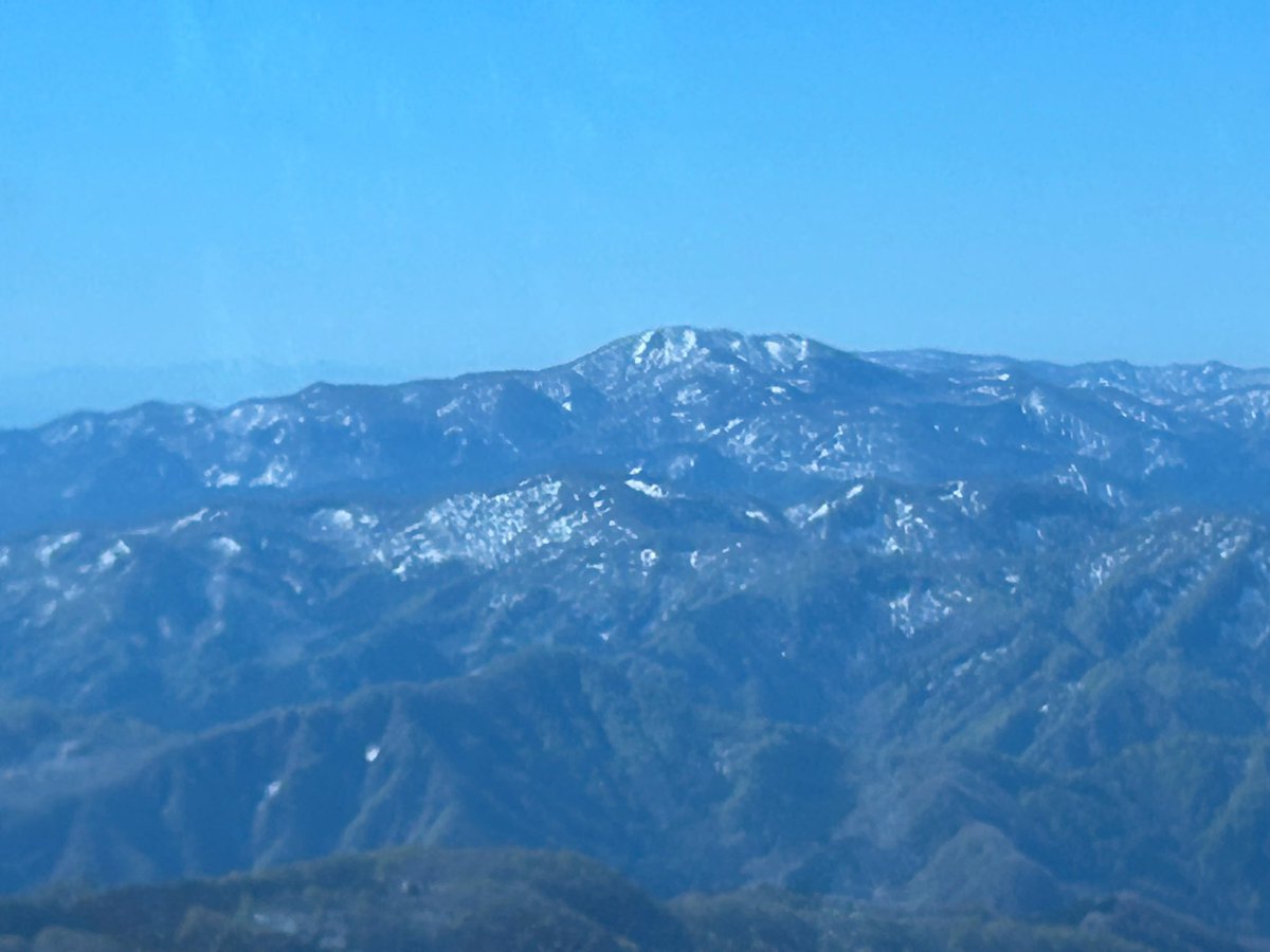 とても良い天気☀️
春スキー日和⛷️🏂
登山日和🏔️

#森吉山 #登山 #春スキー