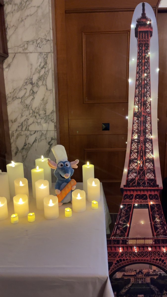 nornal sraha tweet media