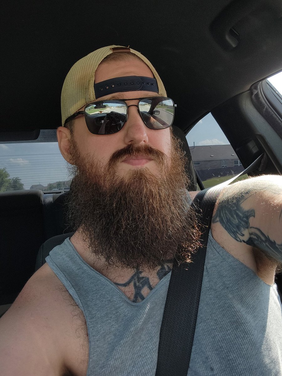 OdinsOrdnance's tweet image. 🤘🤘 need to trim the beard but I don't wanna 🤣

#bearded #beard