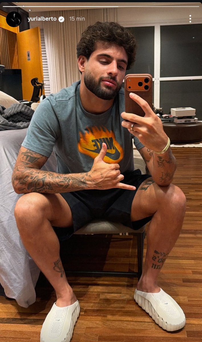 𝘍𝘳𝘢𝘯 tweet media