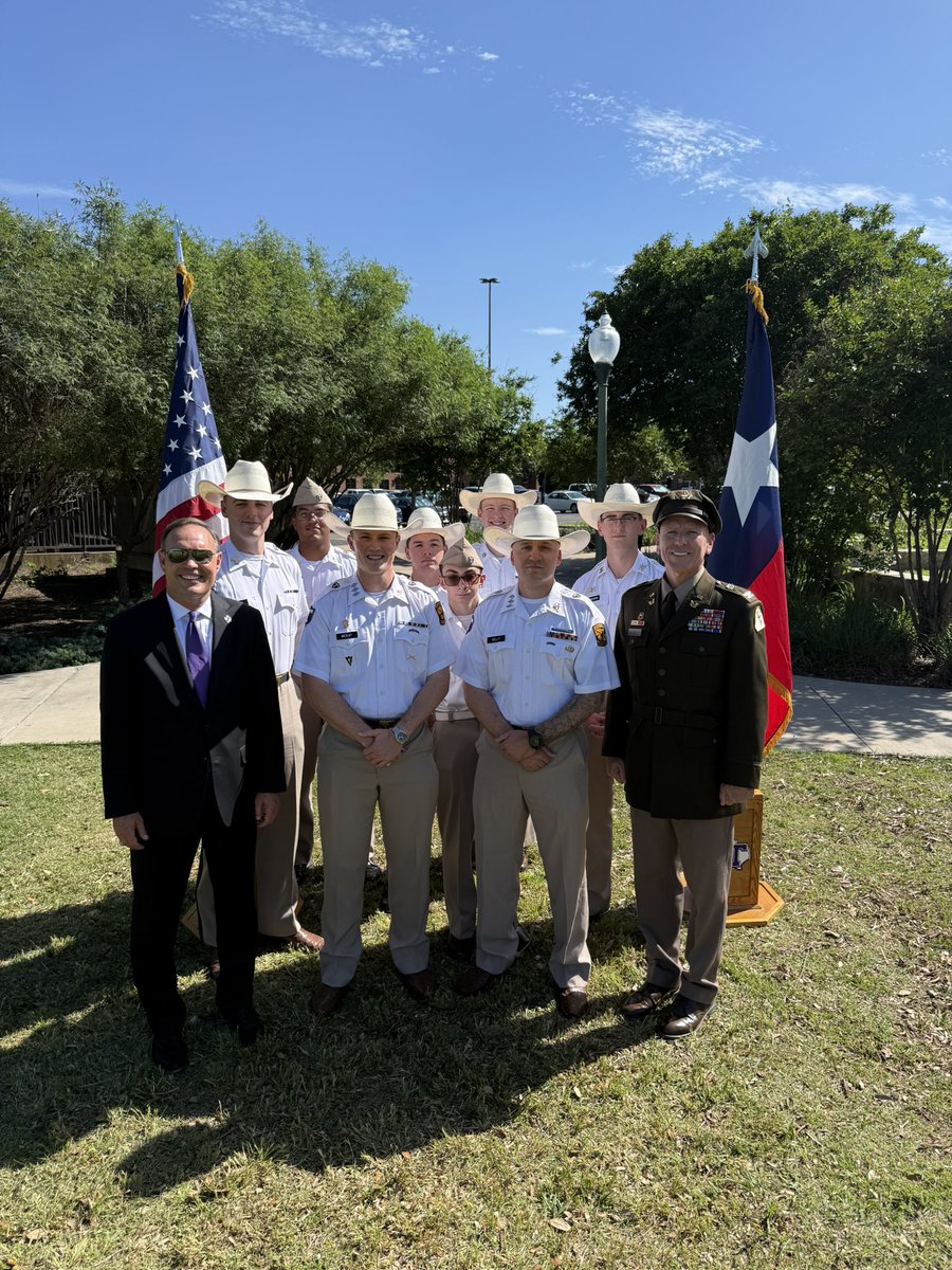 TarletonPrez's tweet image. Today’s @TexanCorps Change of Command is a meaningful moment of leadership and service. Proud of Cadet McKay for his dedication to @TarletonState and answering the call of duty for our country. We also celebrate Cadet Kelly as he takes command 🇺🇸💜 

#TarletonState #BleedPurple
