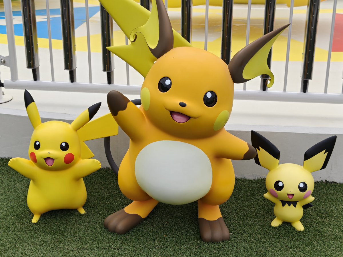 spr_Chrome's tweet photo. 昨日は有給休暇取って家族でポケパーク行ってきました！質感もすごいしサイズの再現度も高くて写真撮るとホントにARみたいでびっくり😳 https://t.co/FfiM2slPiW