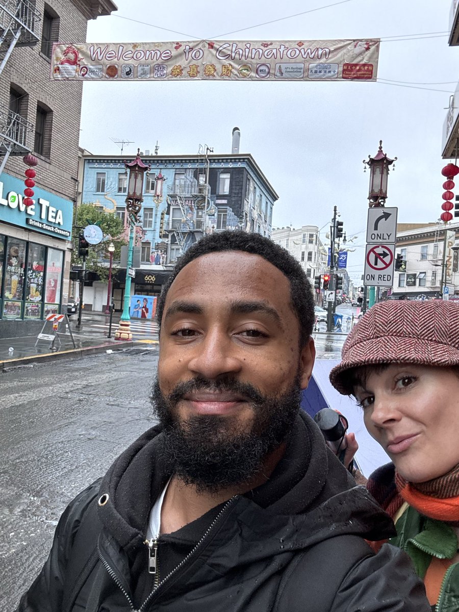 jhenderson127's tweet photo. Two musicians in China Town https://t.co/kSbamUgEga