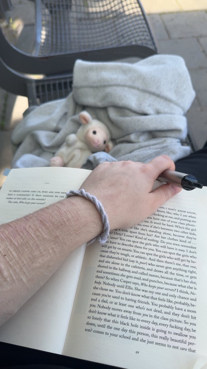 blu33rays's tweet photo. finally quitted therapy, she was horrible and purposely did/said things to make me get worse.
0/10 lol
also reading that book prolly the 100th time and my sheep is w me aswell. (:
#shtwt https://t.co/YX6JKxWBwB