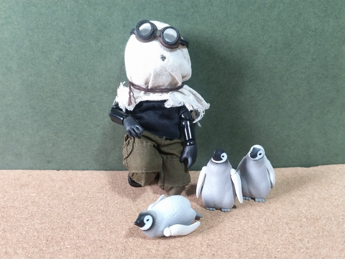 本日4月25日は #世界ペンギンの日 です。

#オビツ11 　#アニア