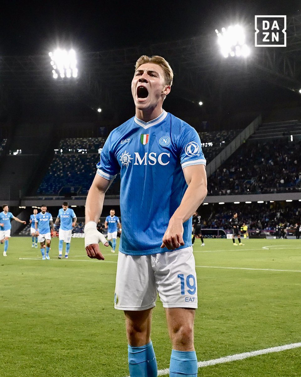 DAZNFootball's tweet image. Winning scenes from Napoli 😤💪

#SerieA