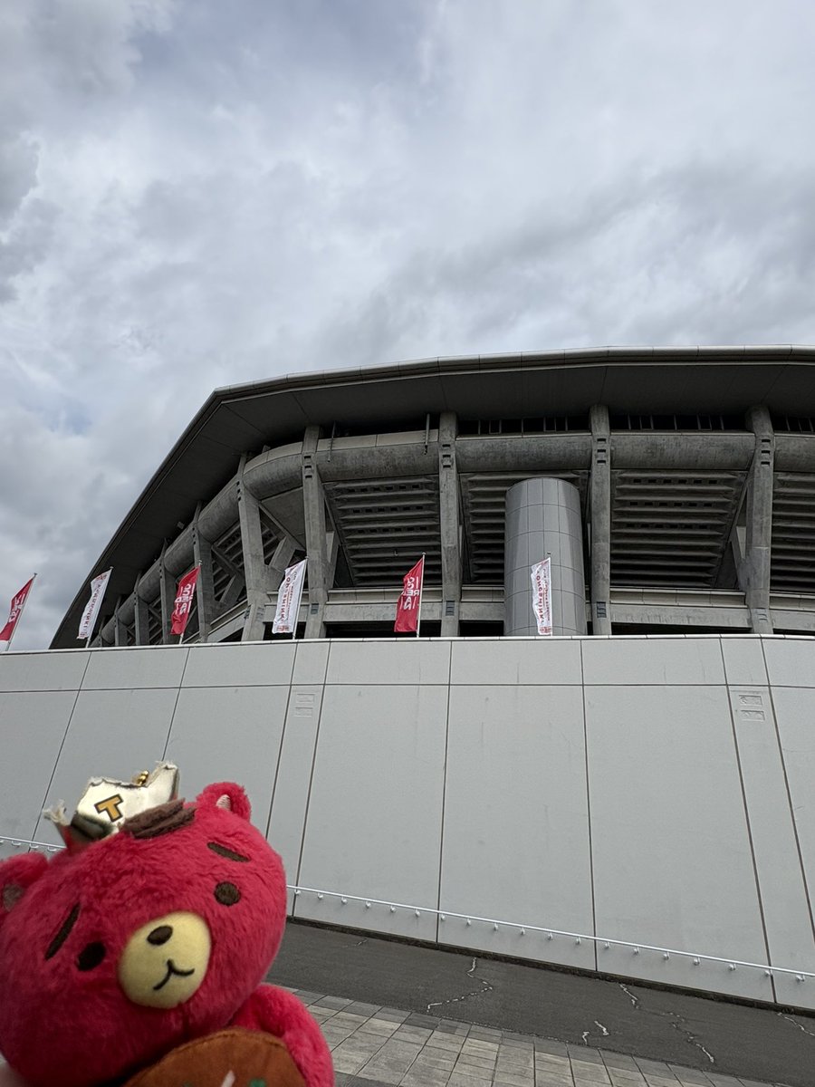 zinrou04's tweet photo. 日産スタジアム来たぞ！
わくわくが止まらない https://t.co/QzDdSbyUnL