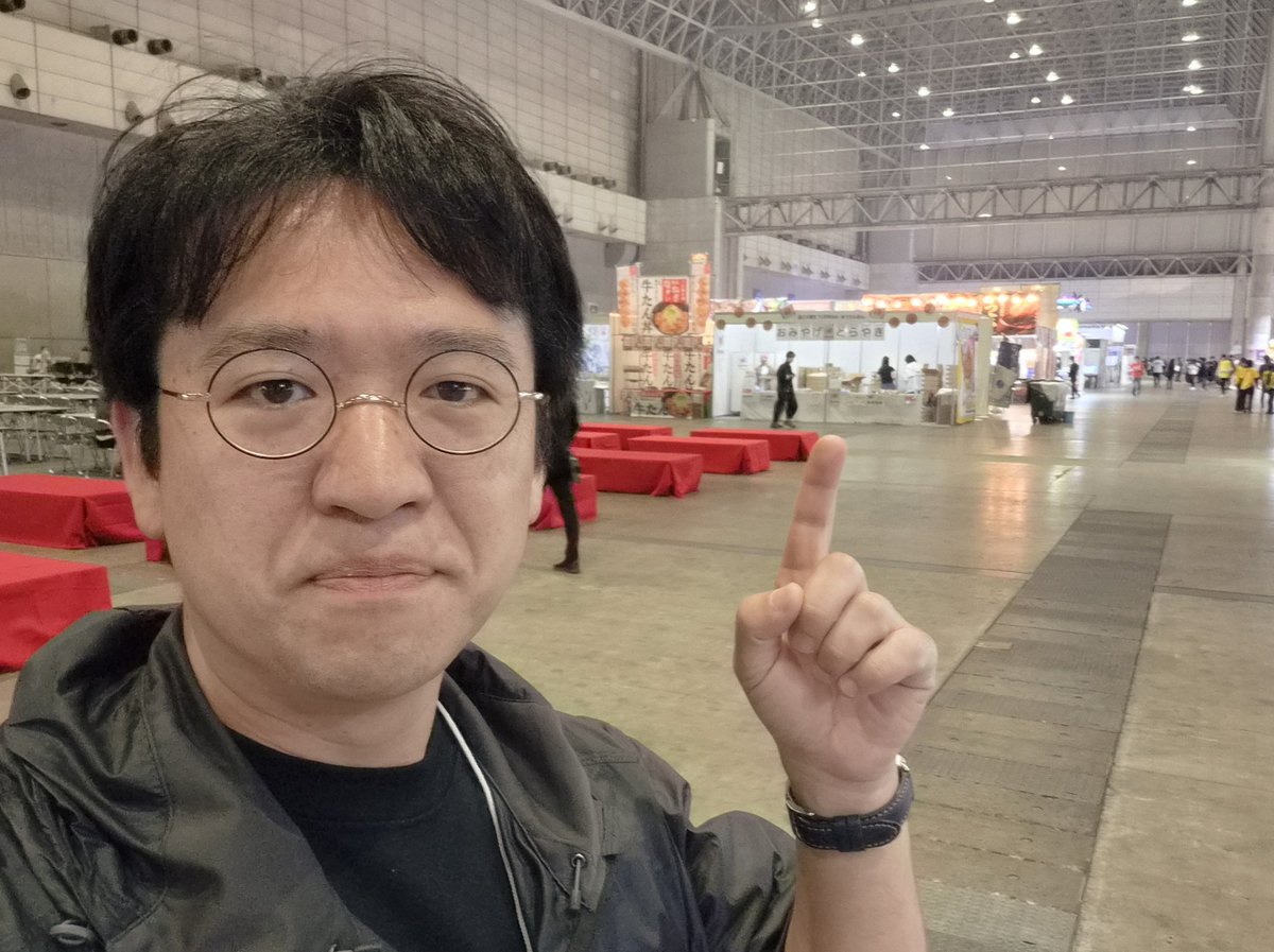 幕張メッセ着！！ ニコニコ超会議！！ YURINANと私は超フードコート目