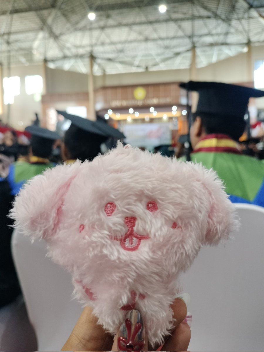 daengtri ikut wisuda