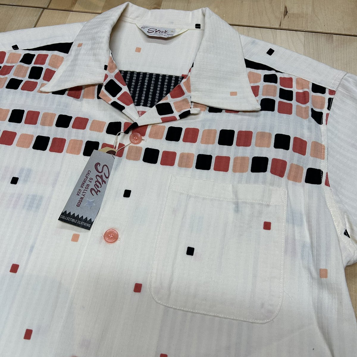 j_mochi's tweet image. 【STAR OF HOLLYWOOD】
【品番: SH39717-162(PINK】
「SQUARE」
「DOBBY COTTON OPEN SHIRT 」

素材:綿100%
税込価格:¥20900
日本製
Mid 1950s
Dobby Cotton
Over Print

mochizuki.fashionstore.jp/items/142839623