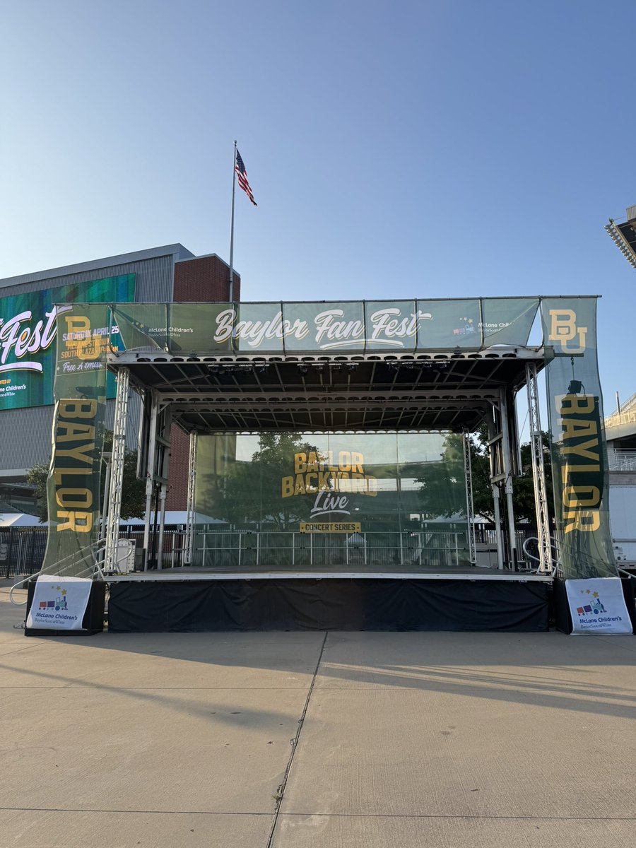 JustinGHoff's tweet image. The calm before the storm. 🌤️

See y’all at Fan Fest tomorrow at 10am. #SicEm 🐻