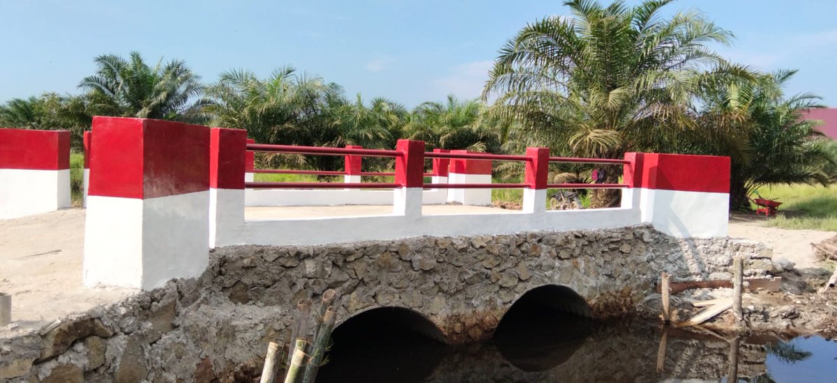 kodam1bb_'s tweet photo. Kodim 0209/Labuhanbatu Tuntaskan Pembangunan Jembatan di Desa Sukarame Baru
Sumber: Pendam I/BB
#Kodim0209Labuhanbatu
#JembatanAramco
#LabuhanbatuUtara
#TNIManunggal
#GotongRoyong https://t.co/n74OoOaZT6