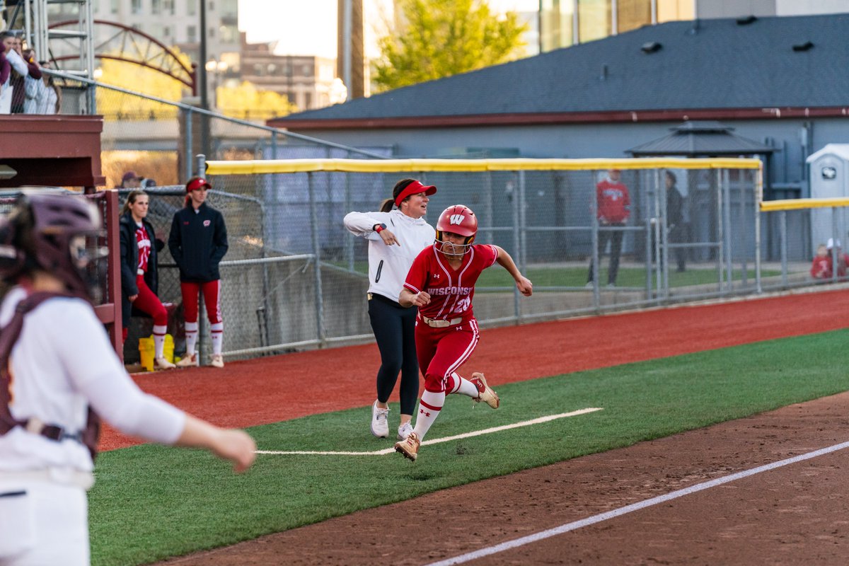 Wisconsin Softball tweet media