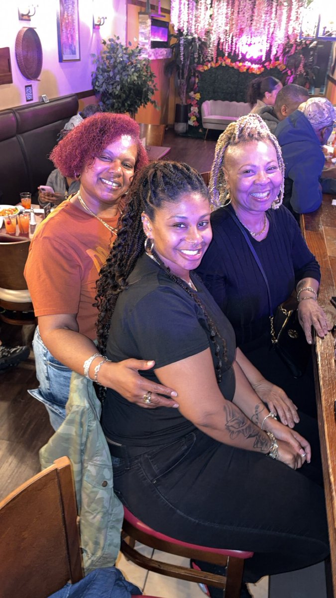 jennyboomboomtv's tweet image. 🔥TONIGHT🔥

HAPPY HOUR IS 5-11 @fishntingz01 🌴

🍹2 For 1 Rum Punch
🍒Remy Boom Boom’s Drink Specials 
🍗$50 Big Tingz Towers 

🎶 Music By @blackrhinosound_ent 

#friday 
#happyhour 
#happylife