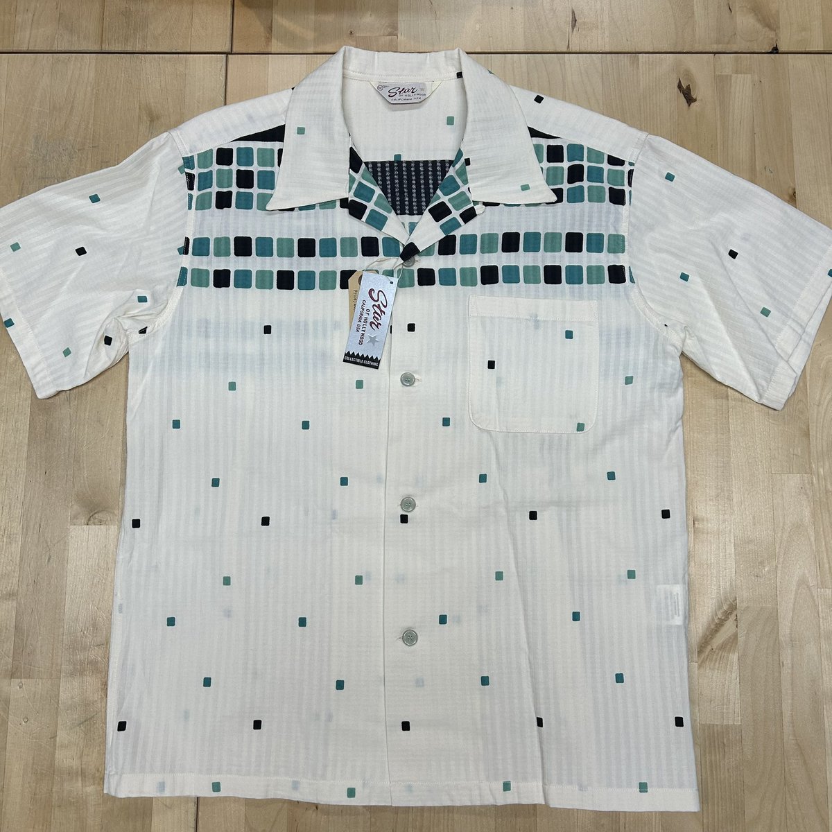 j_mochi's tweet image. 【STAR OF HOLLYWOOD】
【品番: SH39717-141(M.GREEN)】
「SQUARE」
「DOBBY COTTON OPEN SHIRT 」

素材:綿100%
税込価格:¥20900
日本製
Mid 1950s
Dobby Cotton
Over Print

mochizuki.fashionstore.jp/items/142840527