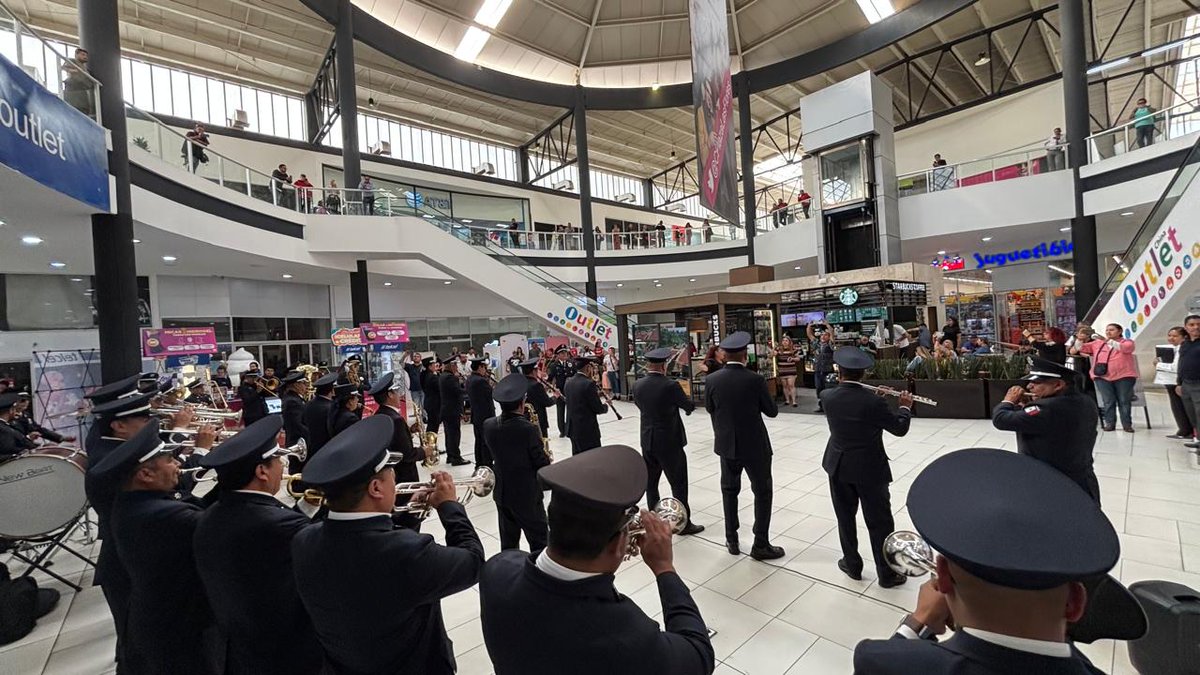 SS_Edomex's tweet image. #Coacalco 📍El talento artístico de la #SSEdoMex presentó un emocionante #Flashmob que llenó de música y entusiasmo una plaza comercial ubicada en el municipio. 🎶✨

Con estas acciones se impulsa la cultura y se fortalece la cercanía con la ciudadanía. 🤝