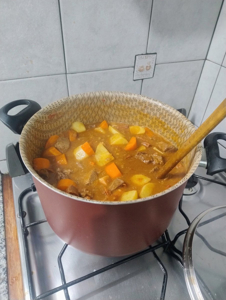 elsoho0's tweet image. Uds creen que este miembro del #TeamVerano pasará frío ante este primer embate que se viene ☃️☃️?

Tremendo guiso estamos haciendo
😋😋😋