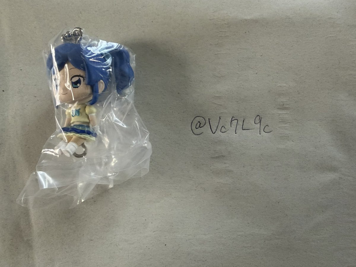 Vc7L9c's tweet photo. @nnwx8btkj はじめまして、お声がけ失礼いたします🙂‍↕️
当方、画像のあおいを所持しておりますが蘭との交換は可能でしょうか。
ご検討頂けますと幸いです。よろしくお願い致します🙇‍ https://t.co/qbQMmQ3NxE