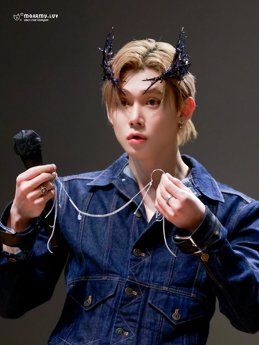 Moarmyluv's tweet photo. 260424 팬싸 🦊
누나~~ 이 체인 어케 하는 고양? 쭈니 몰라용...🥺🥺

#연준 #YEONJUN #ヨンジュン https://t.co/kHX6fGYwfs