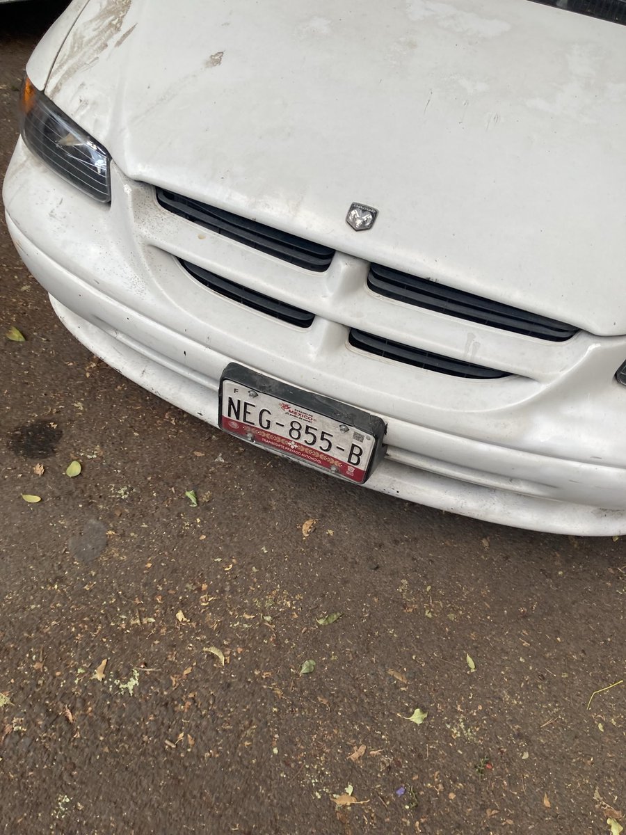 gerlunatorres's tweet photo. @UCS_GCDMX En Amores esquina Rodrigiez Saro, vehículos bloqueando pasos peatonales. https://t.co/GApBApi6pu