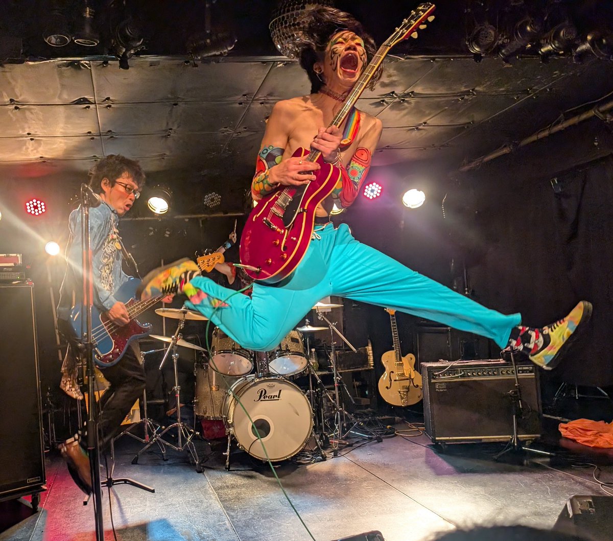 やすはる tweet media