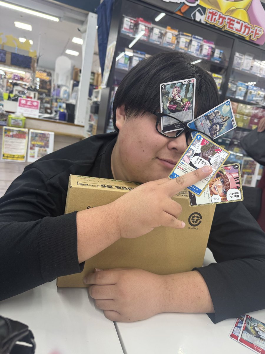 ろろ tweet media