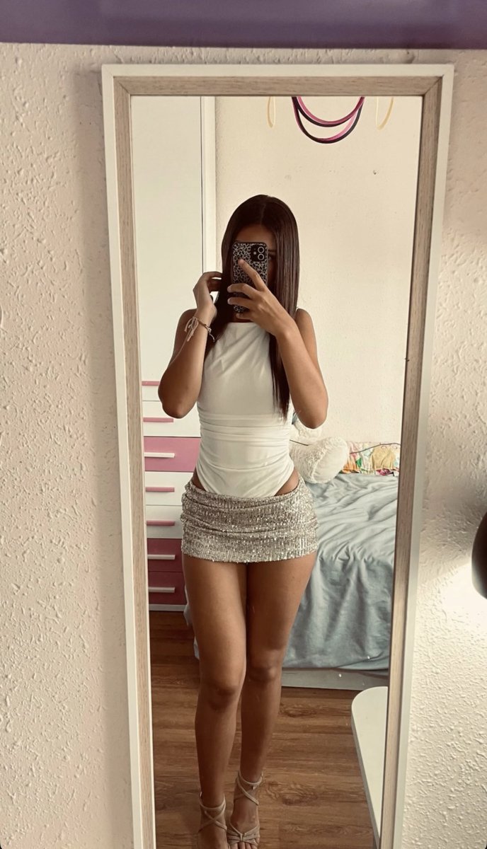 Moreeegop tweet media