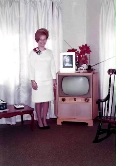 Old School Common Sense Gal. tweet media