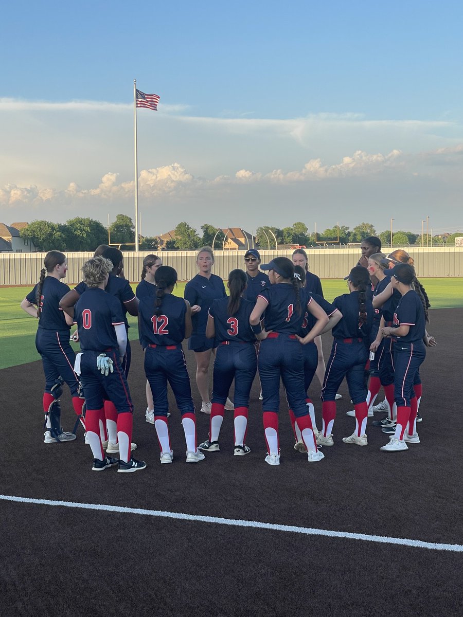 JCastilloHFC's tweet photo. The end of the season for the Centennial softball team, but the start of a playoff tradition. Proud of your efforts. Titan Tough!!! https://t.co/eav5GrqzTR
