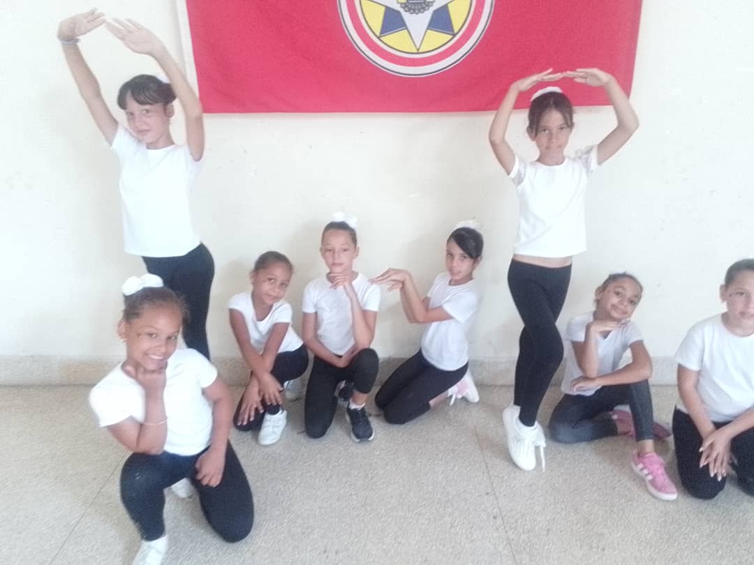 deborsh46440's tweet photo. #EducacionGuanabacoa.La OPJM en Festival Pioneril en la Casa de la Cultura. Reconocimiento al Buen Hacer https://t.co/FG4Iai5q0V