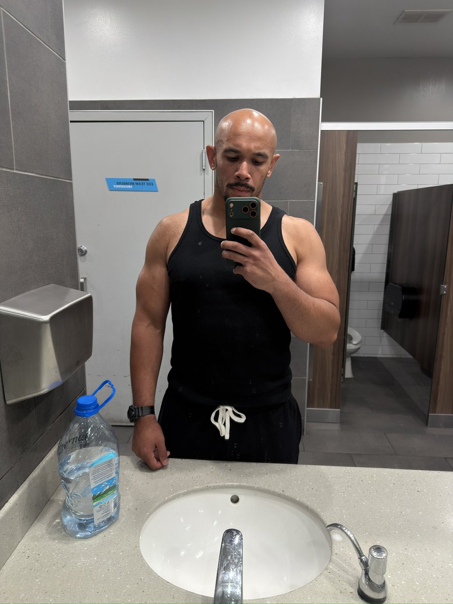 Dusty_Longwood's tweet image. I crave an entire rotisserie chicken
#gym #workout
