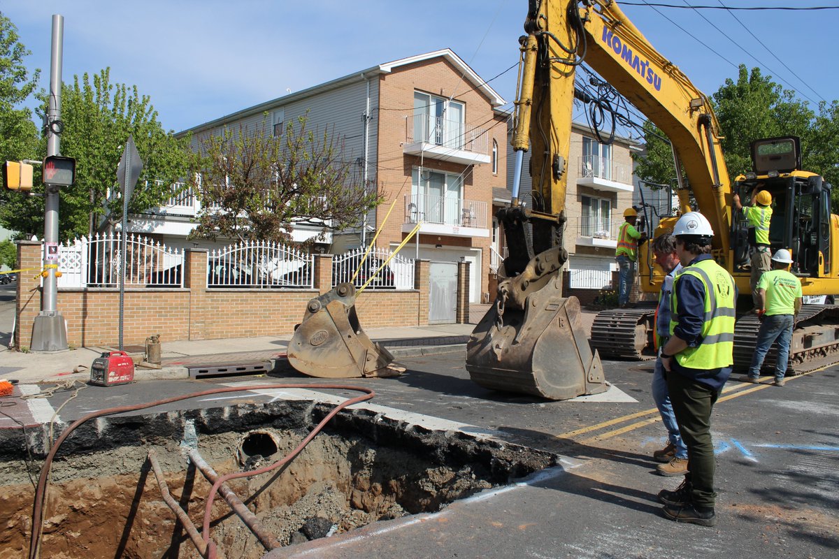 waternewarknj's tweet image. While the city winds down for Friday night, Newark is still on the clock and responding to #water and #sewer emergencies citywide💧
Check the 'Alerts' tab on our website for construction near you at water.newarknj.gov/alerts-1 

#NewarkNJ #CityofNewark