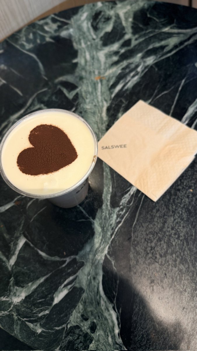 AnHeartist's tweet image. Quote with something to drink - Friday 🥳 #tiramisulatte