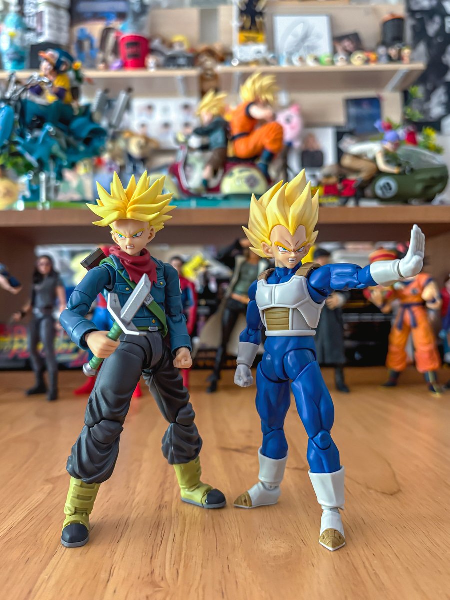 slashbow's tweet image. フィギュアーツ ベジータ ＆ 同時発売じゃない方のトランクス、この表情は親子感じる！！身長もイイ感じかな？とにかくカッコいい！！！！！！！！
#DragonBall #DragonBallZ #DragonBallSuper