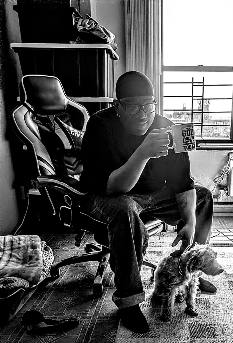 THEREALFABP's tweet photo. FLIPPIN' GOTHIC FABP chilling with LeeLee over at MOMMA BEAR STUDIO working on a Compilation of his Records that will be Curated By Momma Bear herself and then sent to @discmakers SoundLab for Mastering. @UMG @sonymusic @warnermusic https://t.co/2dTTkqRZGJ