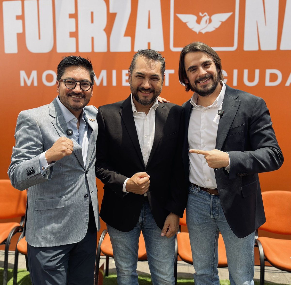 brauliolom's tweet photo. En la Fundación México con Valores tomamos protesta a nuestr@s delegad@s en la CDMX, quienes asumen el compromiso de reconocer a personas que actúan con integridad, construyen comunidad y cambian realidades. Muchas felicidades a @edgar_mtz_mx por coordinar estos trabajos. https://t.co/Km5gc6JeEy