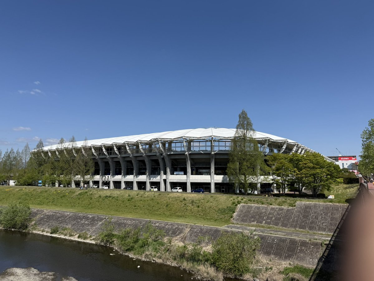 ヒッティー tweet media