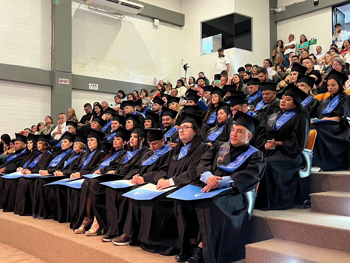 ESAPOficial's tweet photo. #GradosESAP2026 “La universidad no solo nos forma como profesionales, sino también como personas” 🎓✨

Frase de una graduada de la #TerritorialQuindíoRisaralda en los grados de la CETAP Pereira, donde 42 nuevos administradores públicos territoriales inician su camino al servicio del país 🇨🇴